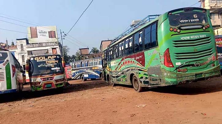 বরিশালের ১৫ রুটে বাস চলাচল বন্ধ