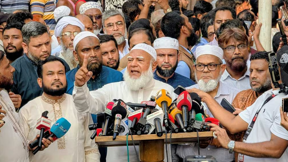 রাড্ডা স্বাস্থ্যকেন্দ্রকে ৫০ লাখ টাকা অনুদানের ঘোষণা জামায়াত আমিরের