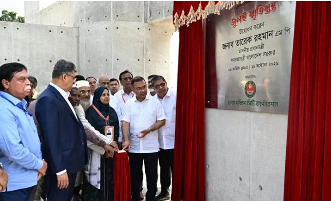 জুলাই স্মৃতিস্তম্ভ ও আধুনিকায়িত ওসমানী উদ্যান উদ্বোধন করলেন প্রধানমন্ত্রী
