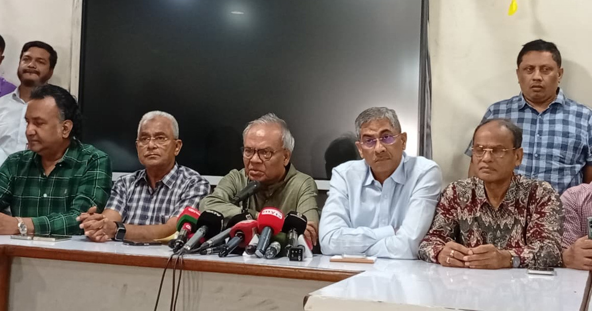 বাড়ানোর পরও বাংলাদেশে জ্বালানি তেলের দাম অনেক কম: রিজভী