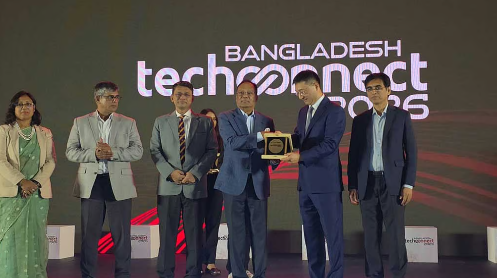 ৫ হাজার টাকার স্মার্টফোন উৎপাদনের উদ্যোগ নিয়েছে সরকার: আইসিটি সচিব