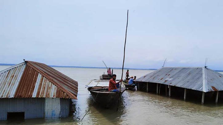 কুড়িগ্রামে বন্যায় লাখো মানুষ পানিবন্দি