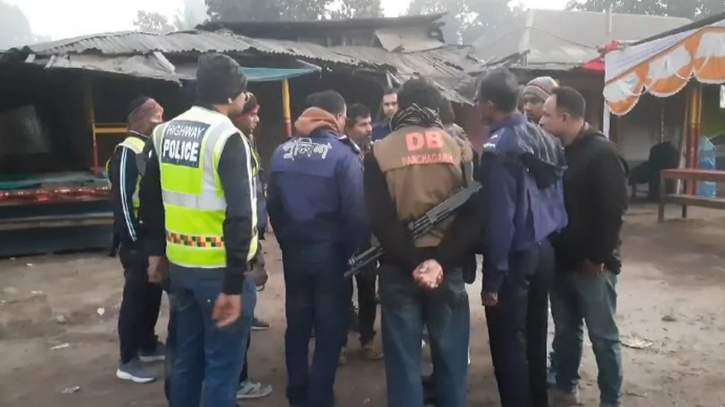পঞ্চগড়ে ডাকাতি করে পালানোর সময় আটক ৫