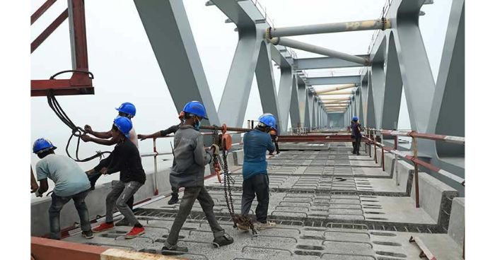 পদ্মায় জো (২৫) নামে এক চীনা প্রকৌশলী নিখোঁজ