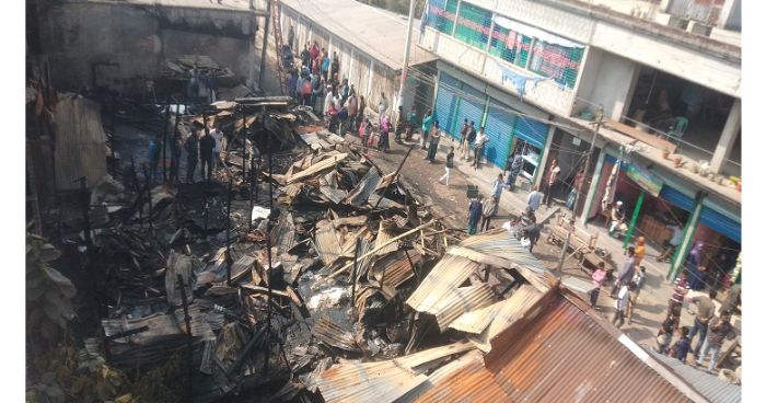 ব্রাহ্মণবাড়িয়া ভয়াবহ আগুনে ৮ দোকান পুড়ে ছাই