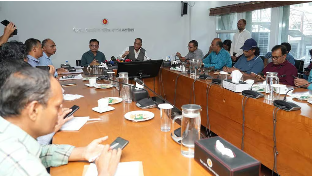 দোকান বন্ধের কর্মসূচি প্রত্যাহার না করলে এলপিজি ব্যবসায়ীদের বিরুদ্ধে আইনি ব্যবস্থা: জ্বালানিমন্ত্রী